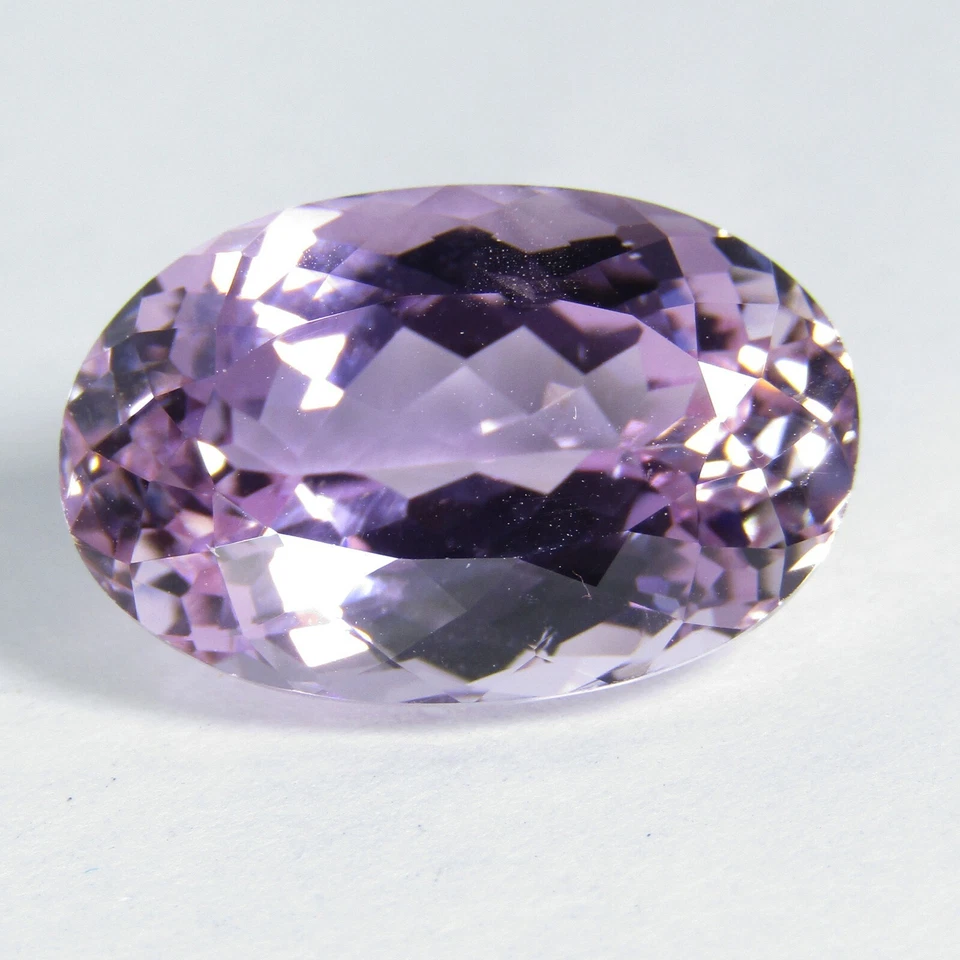 12.10Cts Ravishing Natural Pink Kunzite 17x11.2x8.2mm Nice Oval From Afghanistan - Image 4 of 4