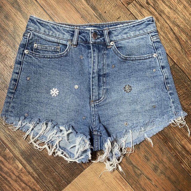 H&M Distressed Fray High Waist Booty Jean Shorts Womens Size 2 Stud