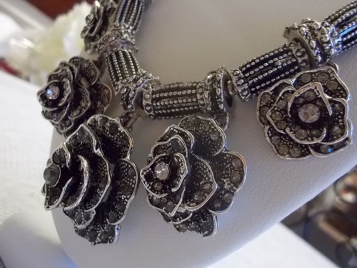 BETSEY JOHNSON BOHO TIBETAN STYLE SILVER MARQUISE ROSES WITH CRYSTAL NECKLACE - Picture 3 of 8