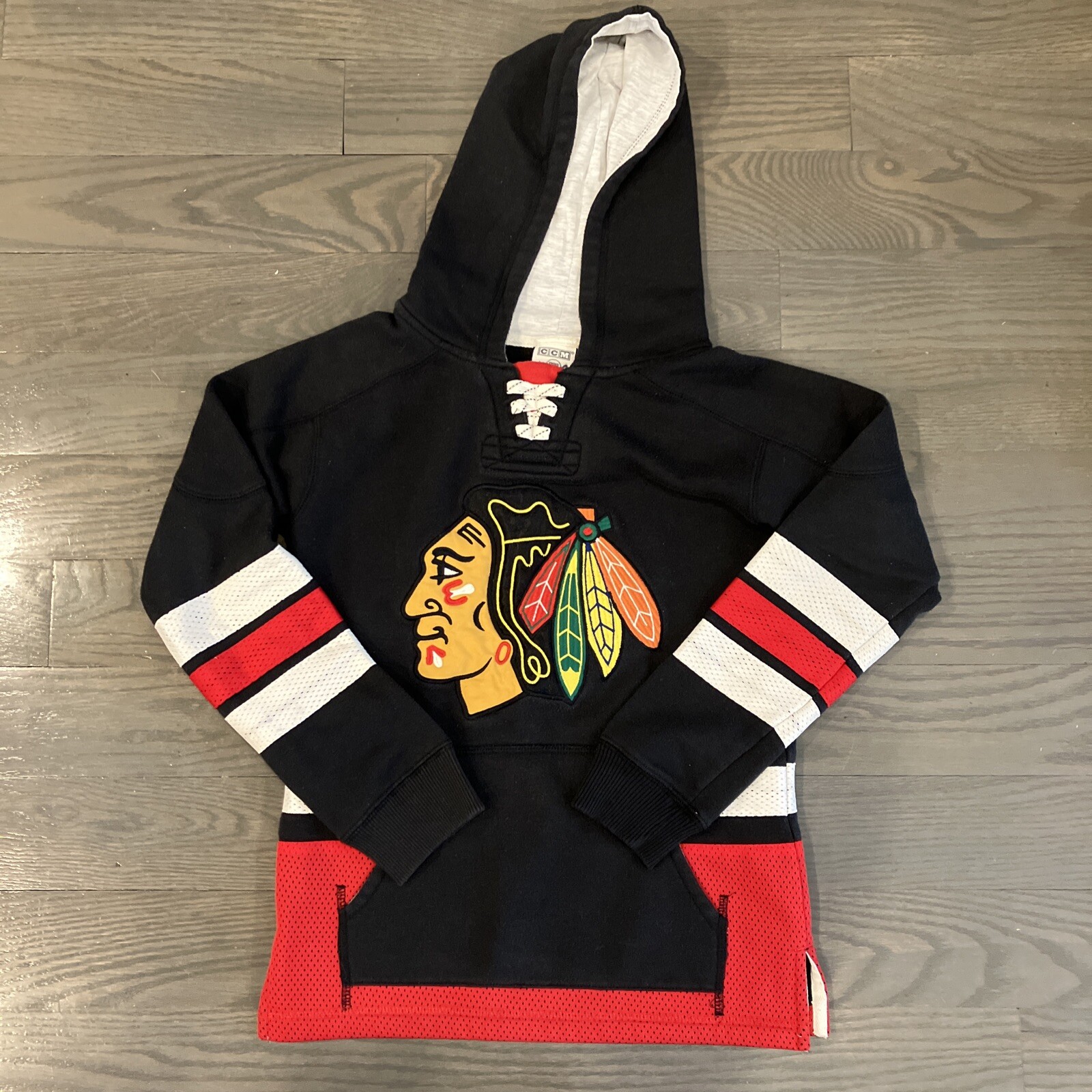 CCM Chicago Blackhawks Lace Em Up Jersey Hoodie Sweatshirt Boys Size Small  S | eBay