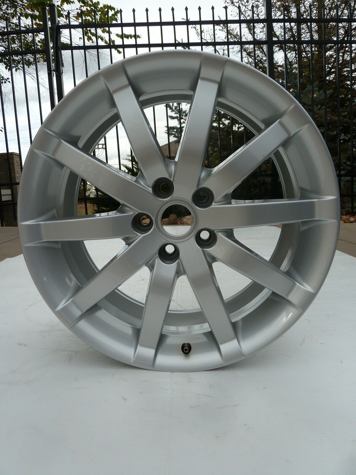 MINT 2004-2012 ASTON MARTIN DB9 REAR WHEEL OEM RIM 10 spoke 10x19" Silver 19"