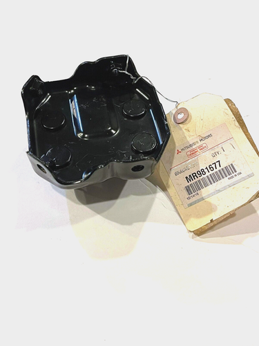 MITSUBISHI FRONT LEFT BUMPER BRACKET MR981677 2004-2008, 2010-2011 ENDEAVOR - Picture 2 of 2