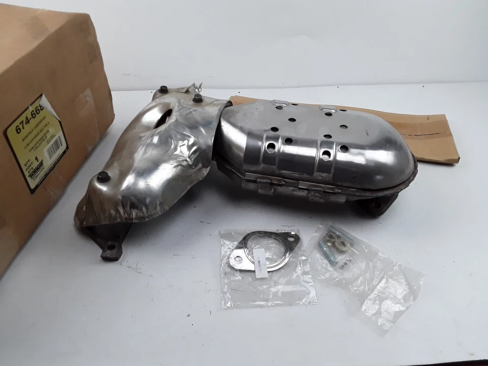 Convertidor catalítico con colector de escape integrado Dorman se adapta a Dodge, Hyundai Foto 2 de 4