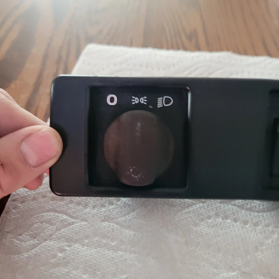 Volvo 740, 760, 1985, 1986, 1987 - 1990, Headlight, Fog & Antenna Switch Panel - Image 2 of 4