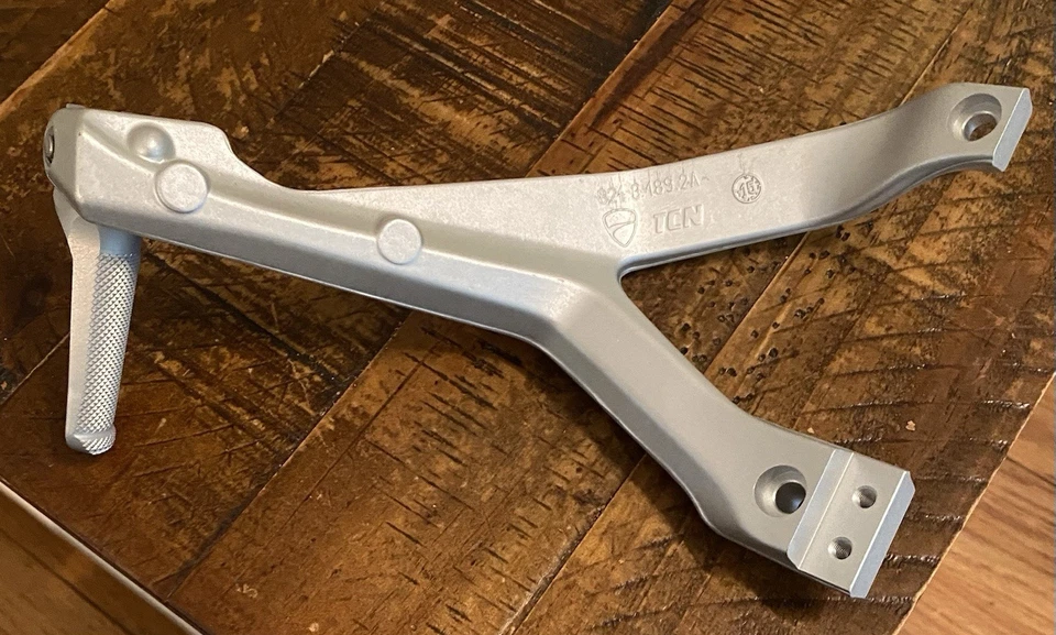 Ducati 2017 Footrest Both Sides Right and Left 82431892a,82431881a New Never Use - Bild 4 von 4