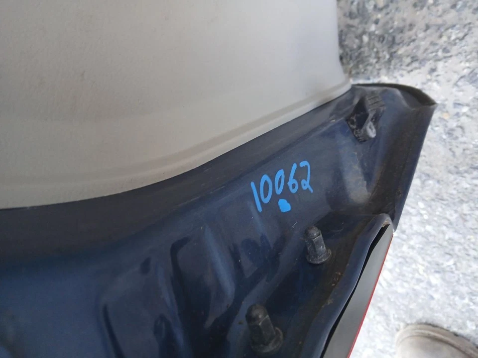 (LOCAL PICKUP ONLY) Trunk/Hatch/Tailgate With Rear View Camera Fits 08-14 TRIBEC Foto 4 de 4