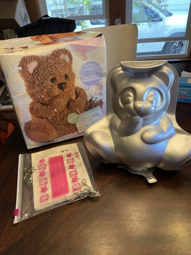Vintage Wilton Stand Up Cuddly Bear Pan Set 2105-603 Box Directions