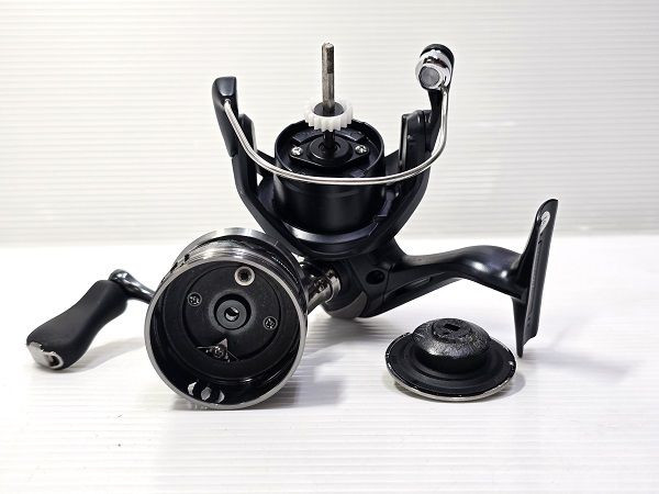 SHIMANO MIRAVEL 2500 2022 Spinning Reel Fishing 045140 Horse