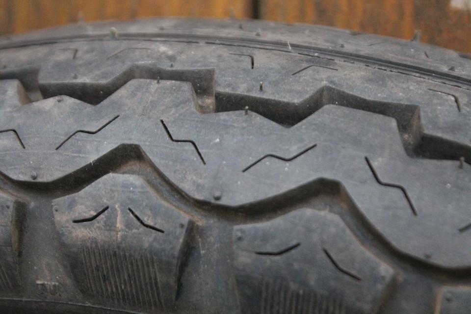 Dunlop K181 TT100 Rear Tyre H18 4.25/85 110/90H18 Motor Cycle Tyre