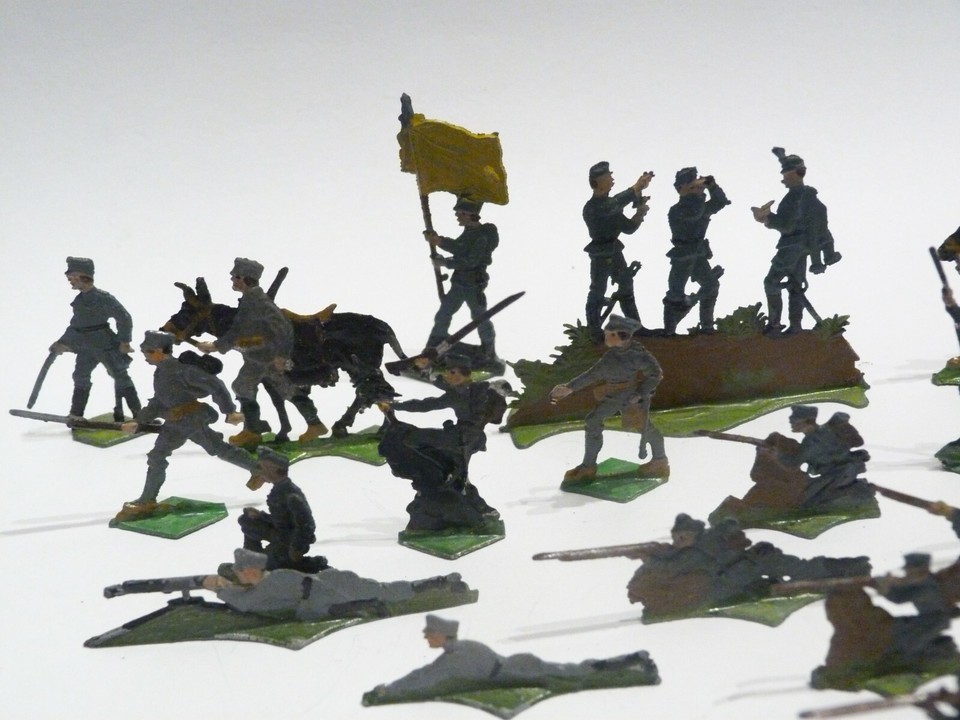 Plats d'étain - Zinnfiguren - Flat tin : 32 chasseurs Jaëger