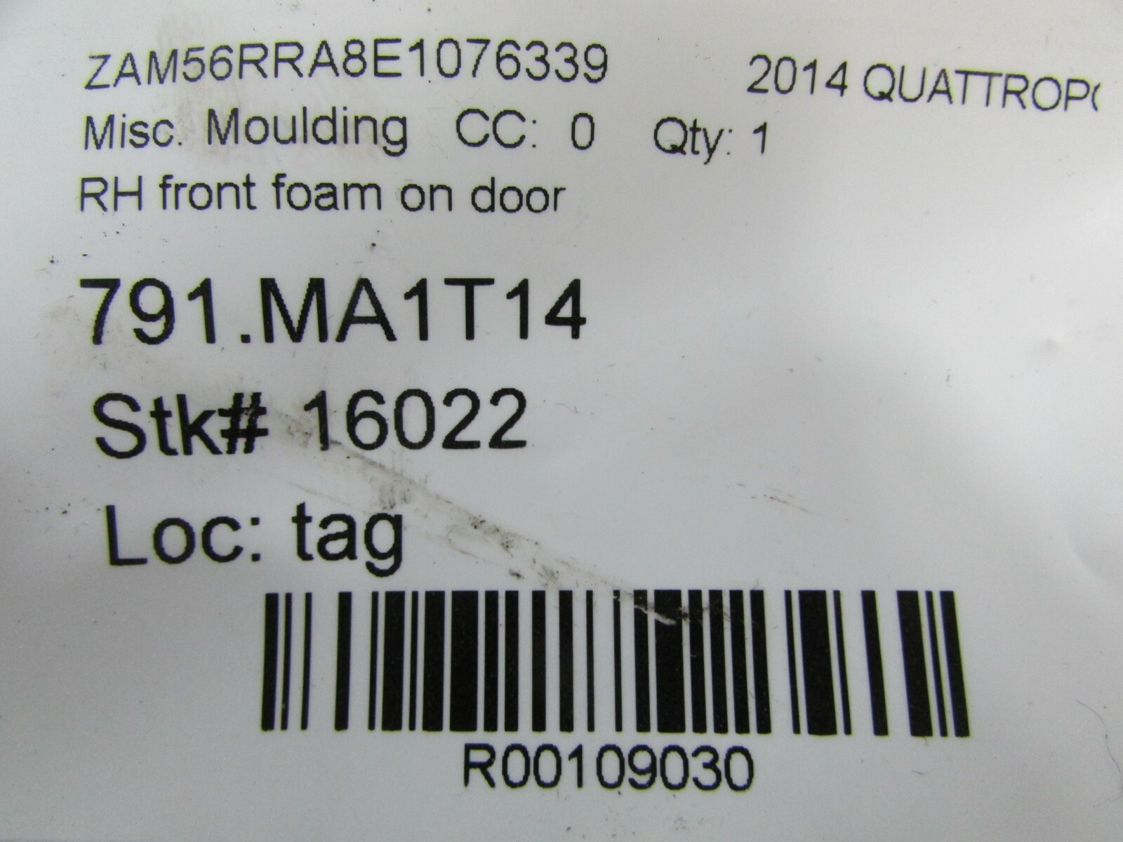 2014 Maserati Quattroporte, RH Right Front Under Door Gasket, Used P/N 670037606