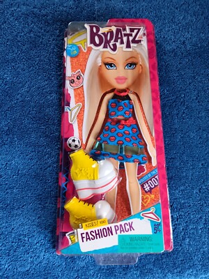 NEW Bratz Kisses! XOXO Fashion Pack Outfit Shoes Halter Top Skirt Shoes 2015
