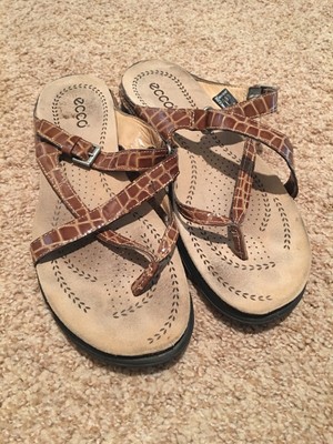 ecco thong sandals