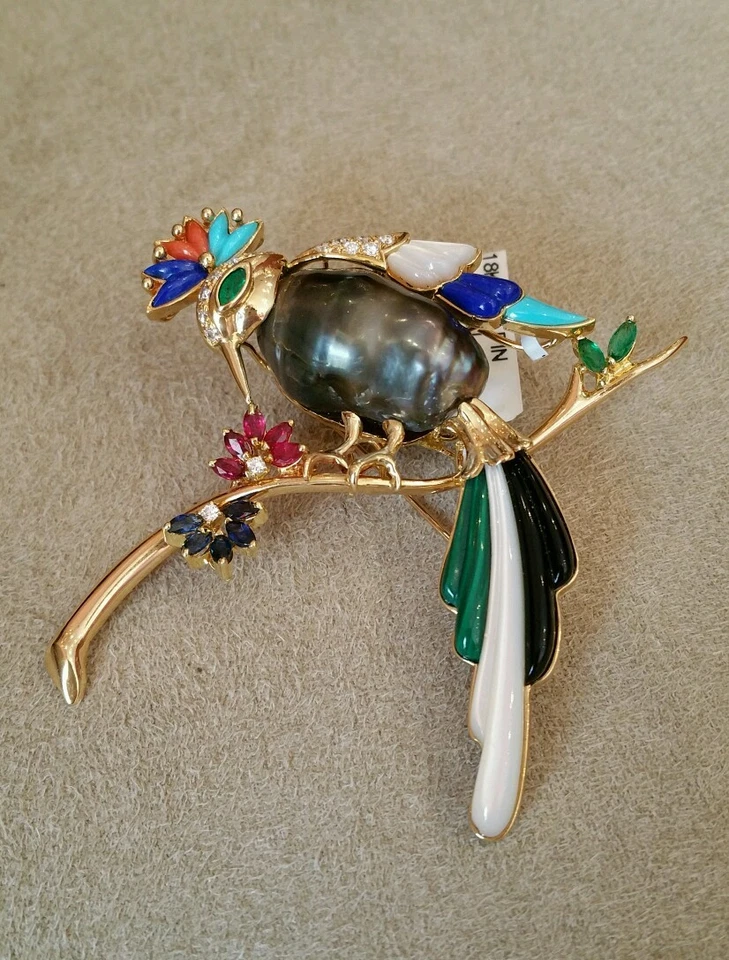 Prendedor de pájaro con perla negra, diamantes y piedras mixtas en oro amarillo de 18 quilates-HM1457SB