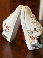 Disney Mickey & Minnie Mouse białe sznurowane trampki damskie rozmiar 9. UŻYWANY