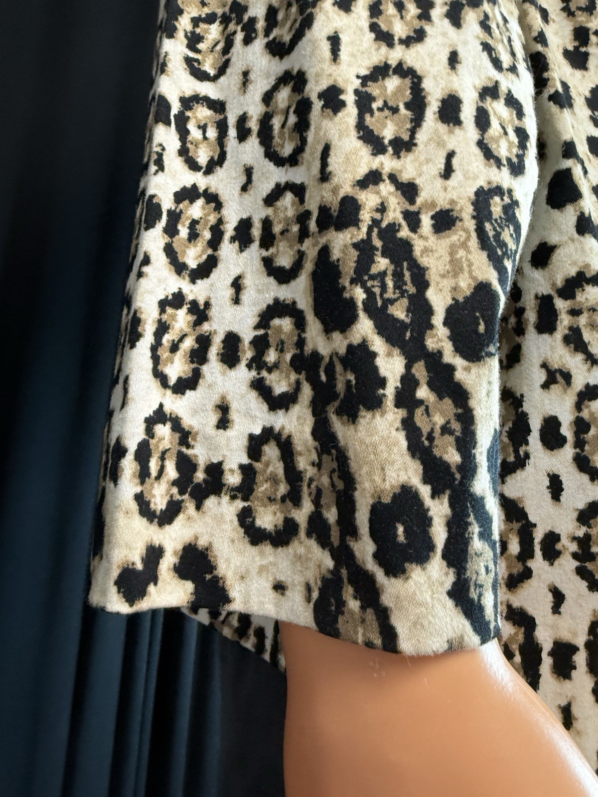 Ruby Rose women’s leopard print jacket with woode… - image 14