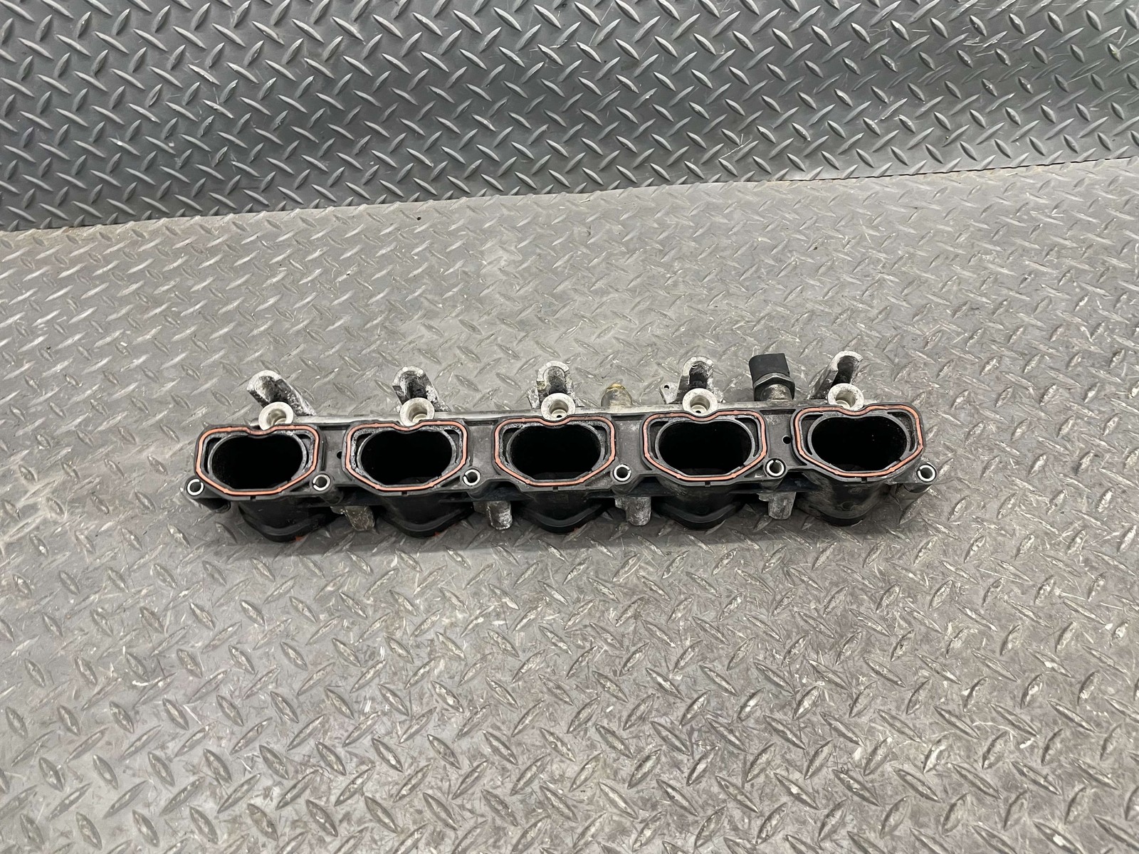 Lamborghini Huracan Right Lower Intake manifold