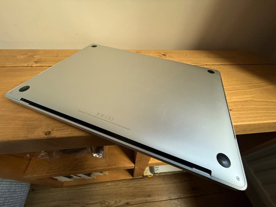Apple MacBook Pro 15" 2017 · i7 · 16GB · 1TB, photo 3 of 5