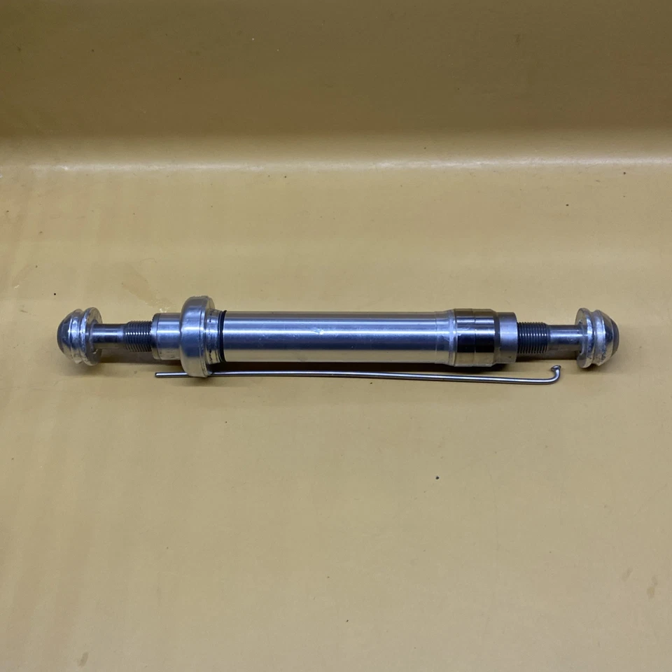 Eje de buje atornillable trasero Chris King de una sola velocidad 10x135 mm divertidos pernos abrazadera de ajuste Foto 3 de 4