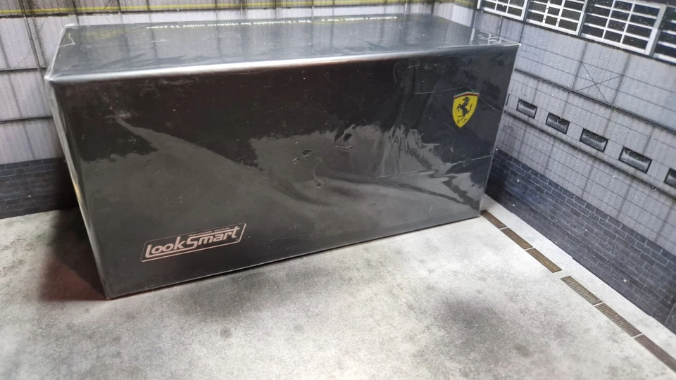 FERRARI F1-75 #55 WINNER BRITISH GP 2022 SAINZ LOOKSMART LSF1043 1/43 - Bild 2 von 3