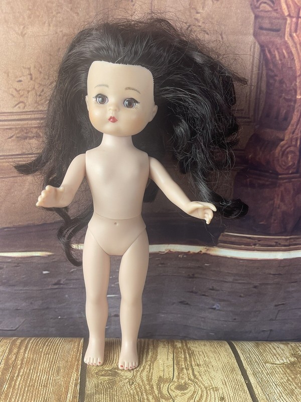 1988 Effanbee 8" Doll #20800 Brunet Hair Brown Eyes TM6 Head Girl