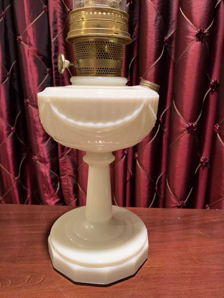 Aladdin 1940 Ivory Alacite Tall Lincoln Drape Model B 75 Kerosene Lamp Oil Lamp