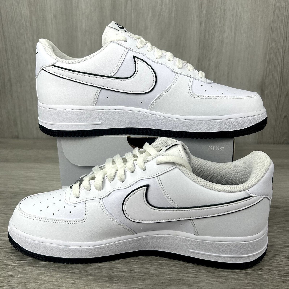 Nike Air Force 1 '07 Low White Black Outline Swoosh Sz 11