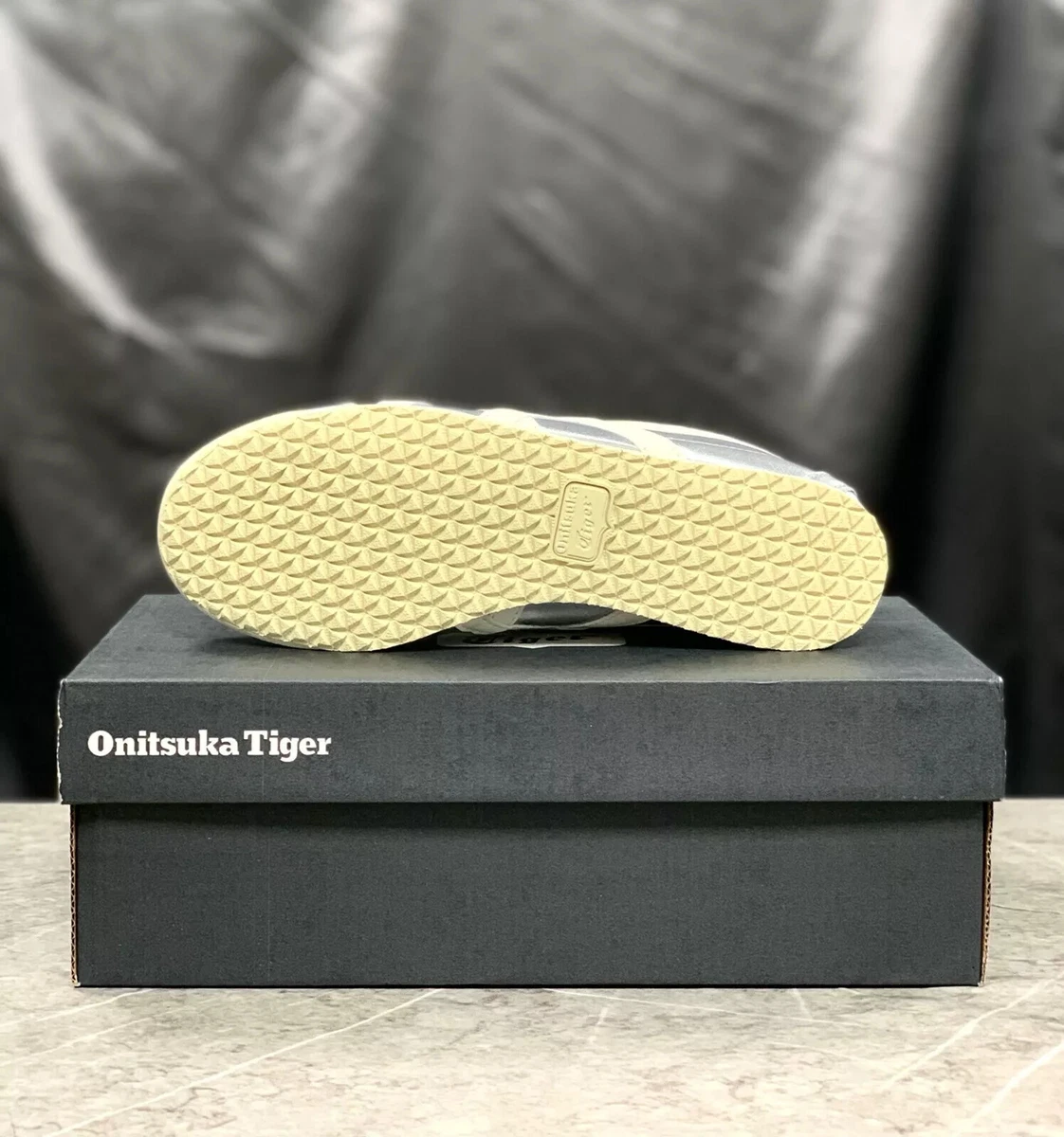 New Unisex Onitsuka Tiger MEXICO 66 Classic Sneakers New Unisex Onitsuka Tiger MEXICO 66 Classic Sneakers