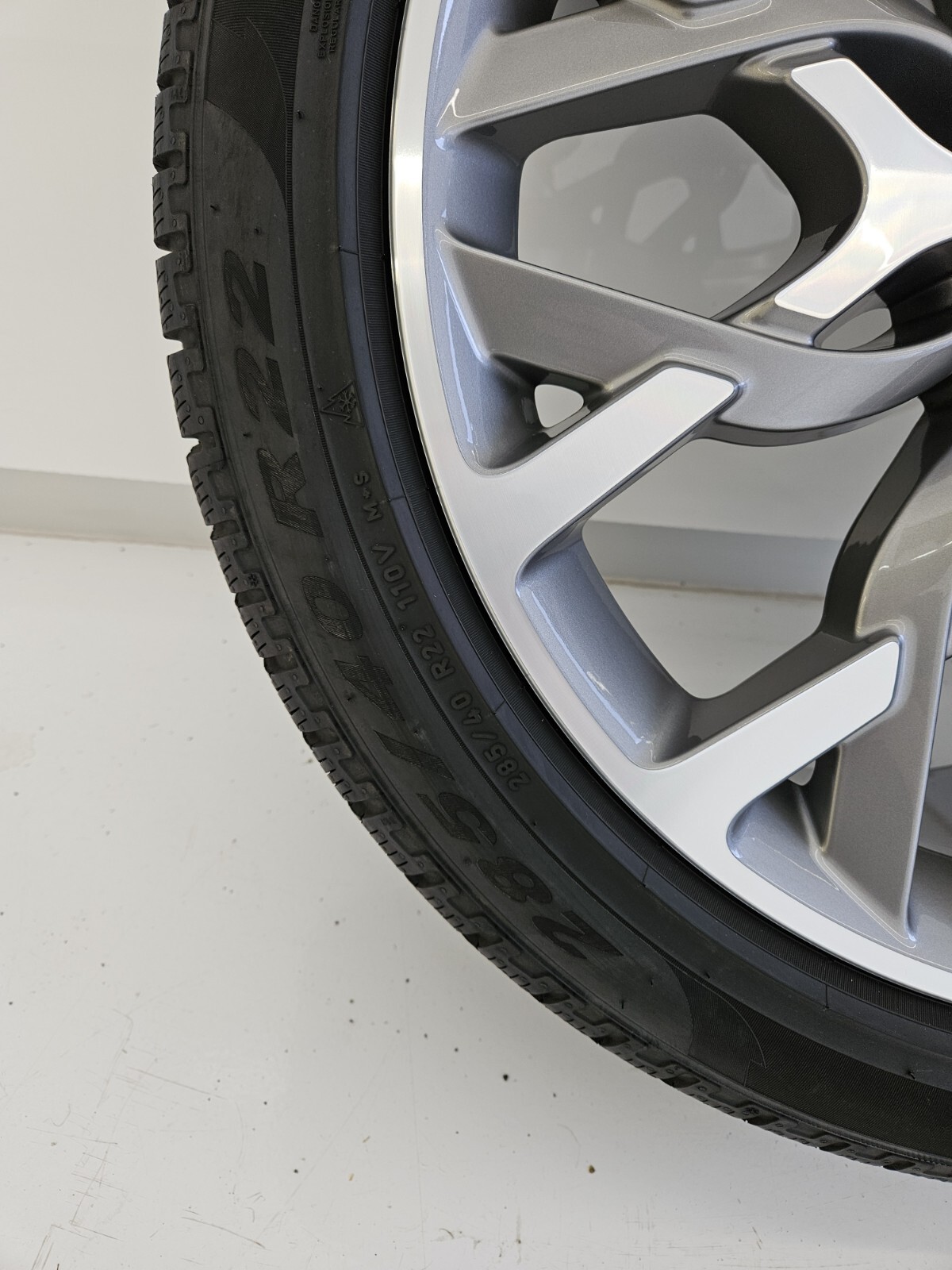 Aston Martin DBX 707 4x 22 Inch wheels and Pirelli Winter Tyres - Image 8