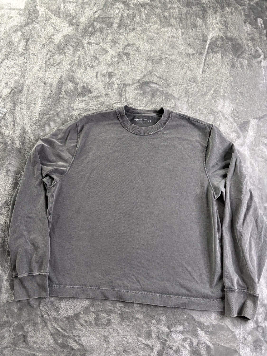 Abercrombie & Fitch Premium Essentials Cropped Long Sleeve T-Shirt Gray Men's L