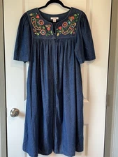 Go Softly Patio Embroidered Full Zip Denim Chambray Housedress Sz. Small MM140