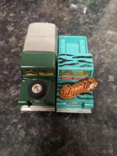 Corgi Land Rover 109 W.B x 2 One w Tiger Other animals and figures missing #1111