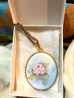 RARE! Vintage Russian artisan painted porcelain Rose pendant necklace w/ chain
