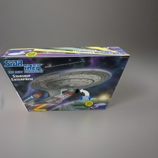 Playmates Toys Star Trek Next Generation 1992 USS Enterprise NCC-1701-D Ship