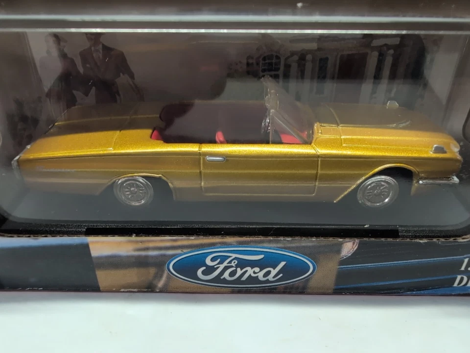 Ford Thunderbird Convertible 1966 NewRay 1:43 Scale New in Box - Image 3 of 4