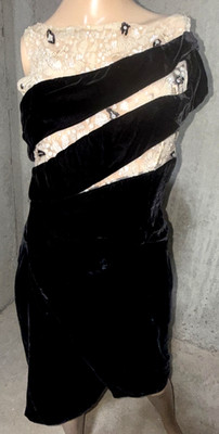 Giorgio Armani Runway Velvet Bead Lace Embroidered Cocktail Dress US 0 2 / IT 36