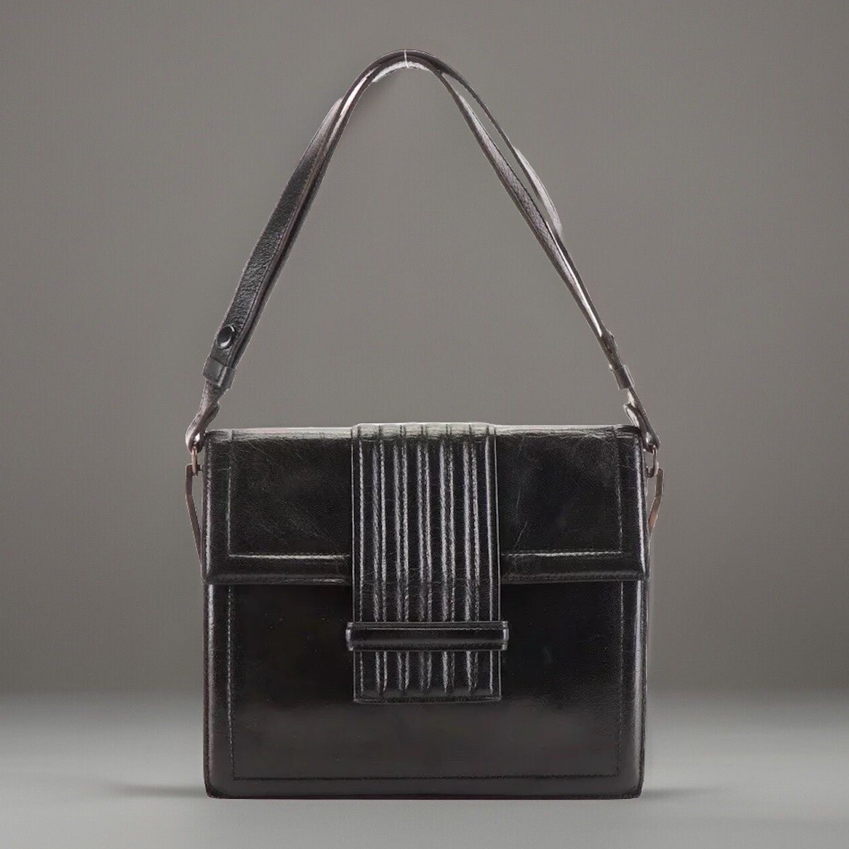 Vintage Yves Saint Laurent Black leather handbag Designer  display picture 1