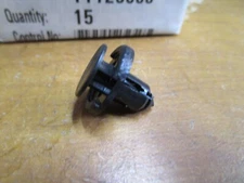 (15) M18 HD M12 Long Nylon Push Type Retainer