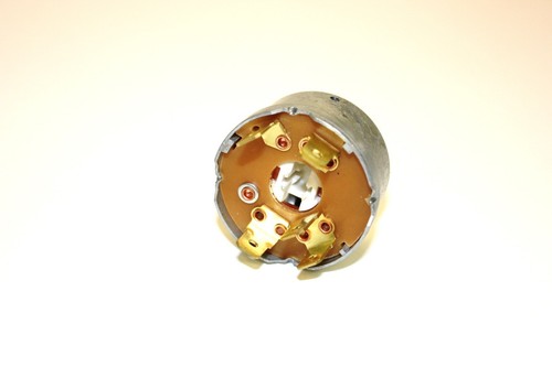 INTERRUPTOR DE ENCENDIDO BLOQUEO DE DIRECCIÓN PARACHOQUES CROMADO MGB ROADSTER & GT A 1974 37H7708 - Imagen 2 de 2