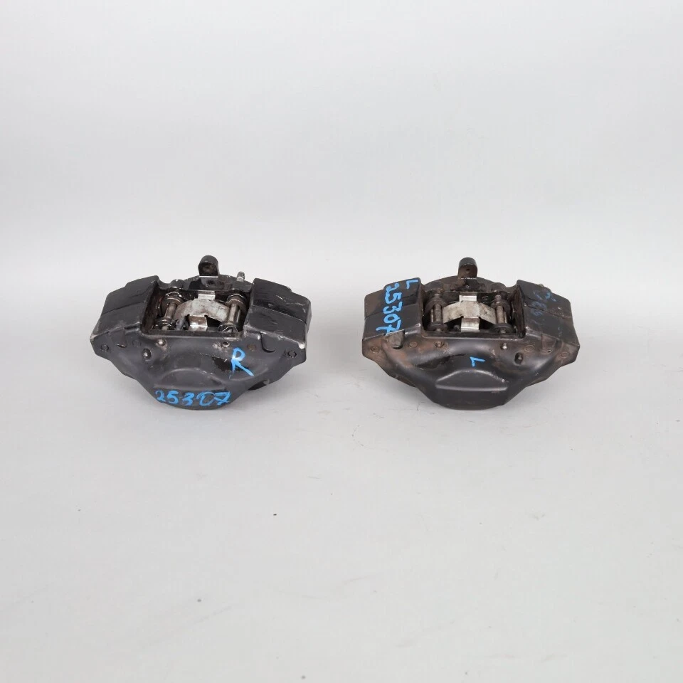 Juego de pinzas de freno trasero Mercedes ML430 2000-2001 par Brembo 1634210698 OEM usado Foto 2 de 4