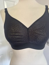 Chantelle Black Soft Wireless Bra Size 38C, aEU 85C BNWT RRP £54