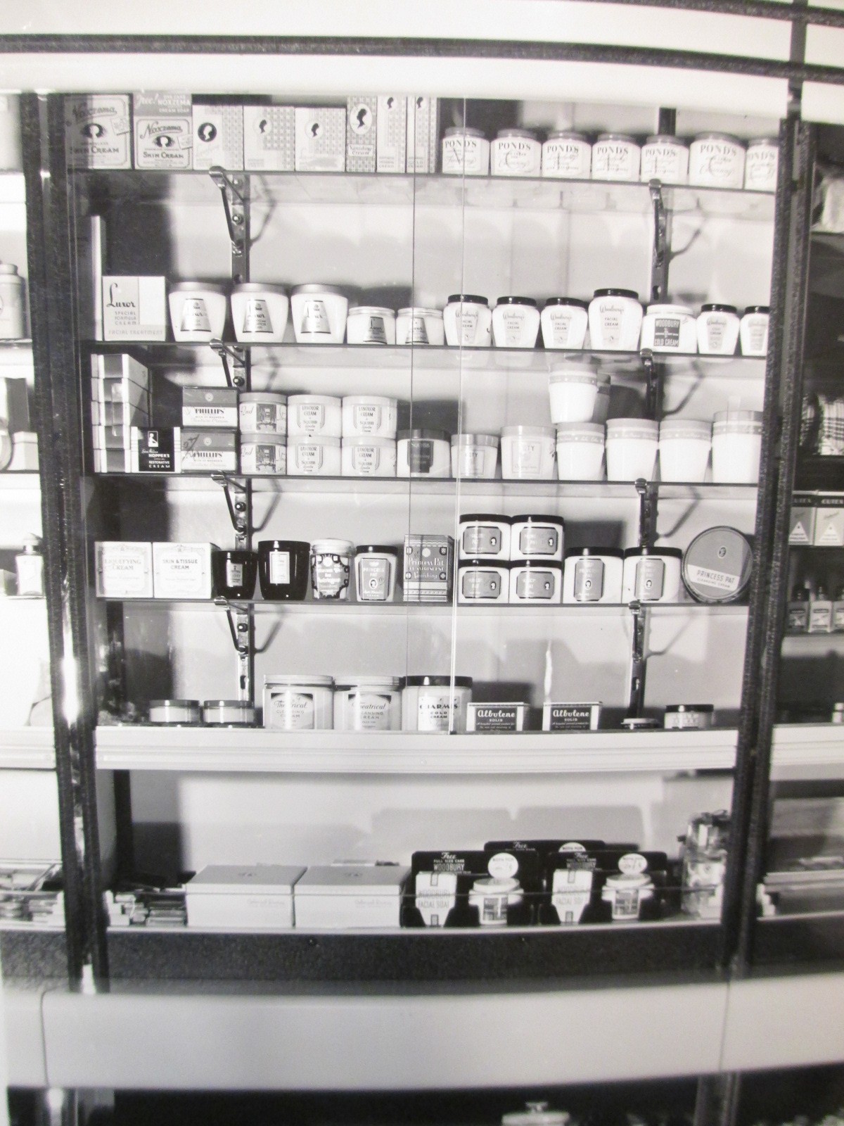 Aurora 1930s drug store cosmetics photo hair Jeris Vitalis Wildroot Coty Cutex