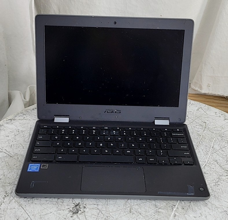 ASUS Chromebook C214M 高校　タブレット ASUS Chromebook Flip C214 review - one for the students