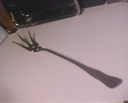 Vintage 9 1/4" Gorham LANCASTER Pattern Sterling Silver Lettuce Fork ~ 32 Grams