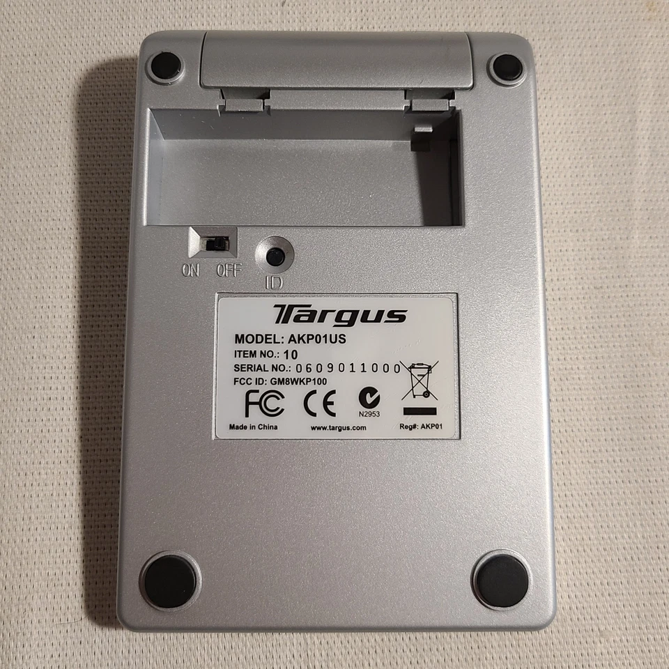 Targus Bluetooth Wireless Portable Numeric Keypad AKP01US W/ Receiver Silver  - Image 4 of 4