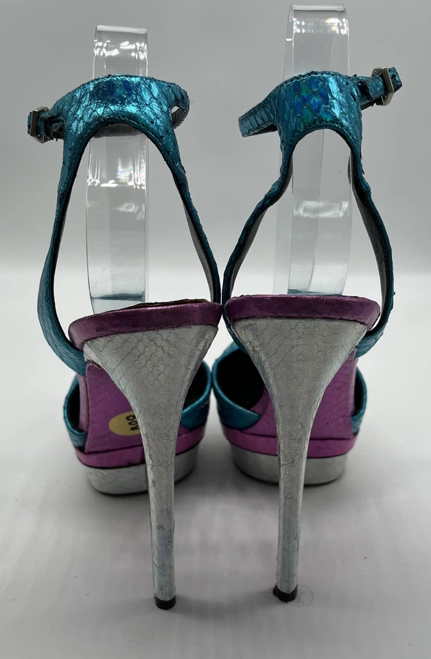 Bomba de plataforma Brian Atwood Fontenay holograma serpiente en relieve talla 10 Foto 4 de 4