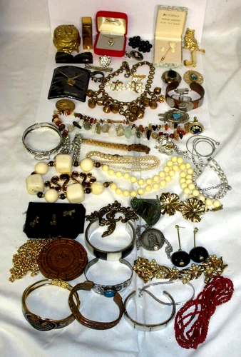 Estate Mixed Metal 2-tone Costume Fashion Jewelry Lot  ETC.  (r14)