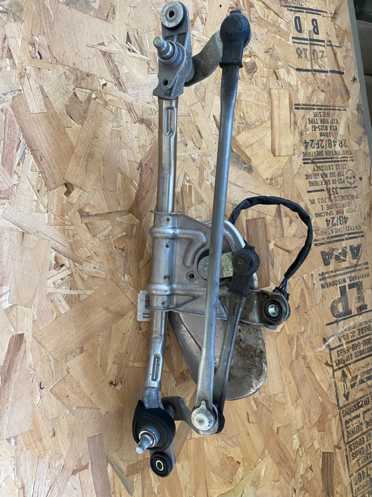 2007-19 MASERATI GRANTURISMO WINDSHIELD WIPER MOTOR TRANSMISSION LINKAGE M145