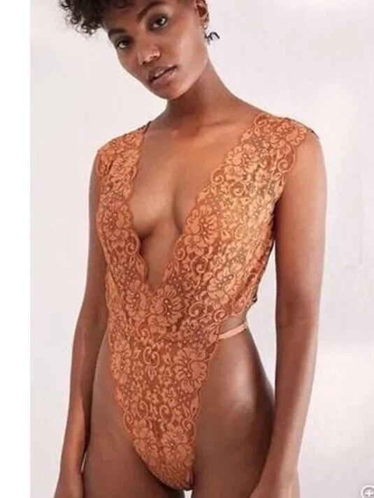 NUEVO Body We Are HAH Free People Corte Grande Para La Persecución Encaje Marrón Azúcar Foto 3 de 4