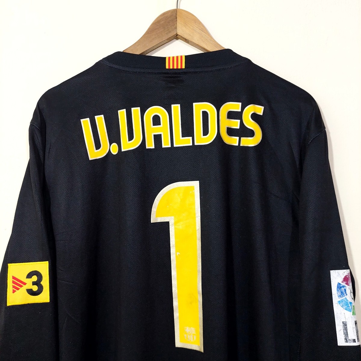 Nike FC Barcelona V. VALDES ゴールキーパーシャツ Nike FC Barcelona V. VALDES ゴールキーパーシャツ - メルカリ
